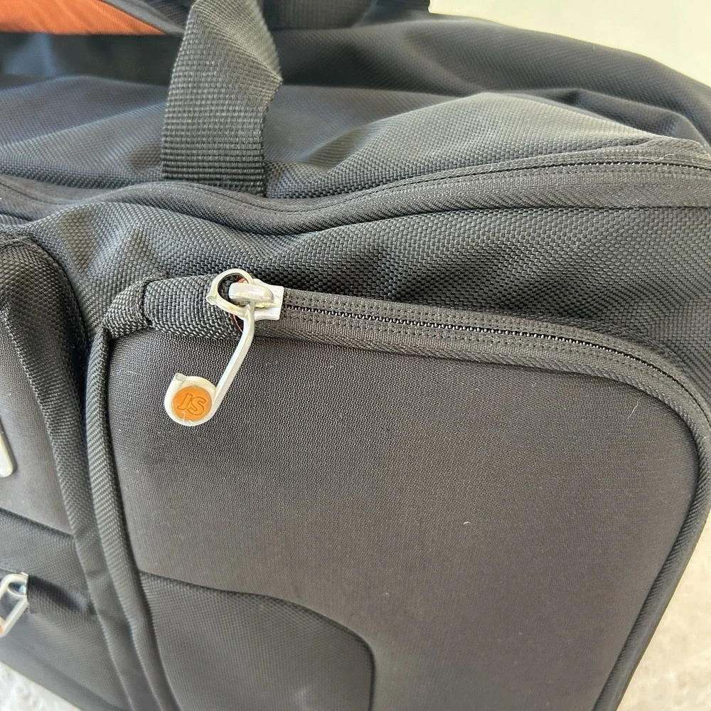 Jansport converts backpack